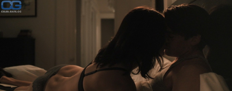 Cobie Smulders Naked Scene